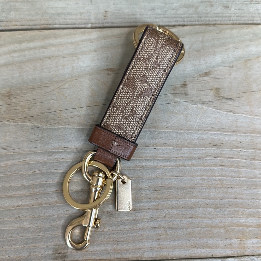 Coach Valet Trigger Signature Canvas Fob 49314 Gem